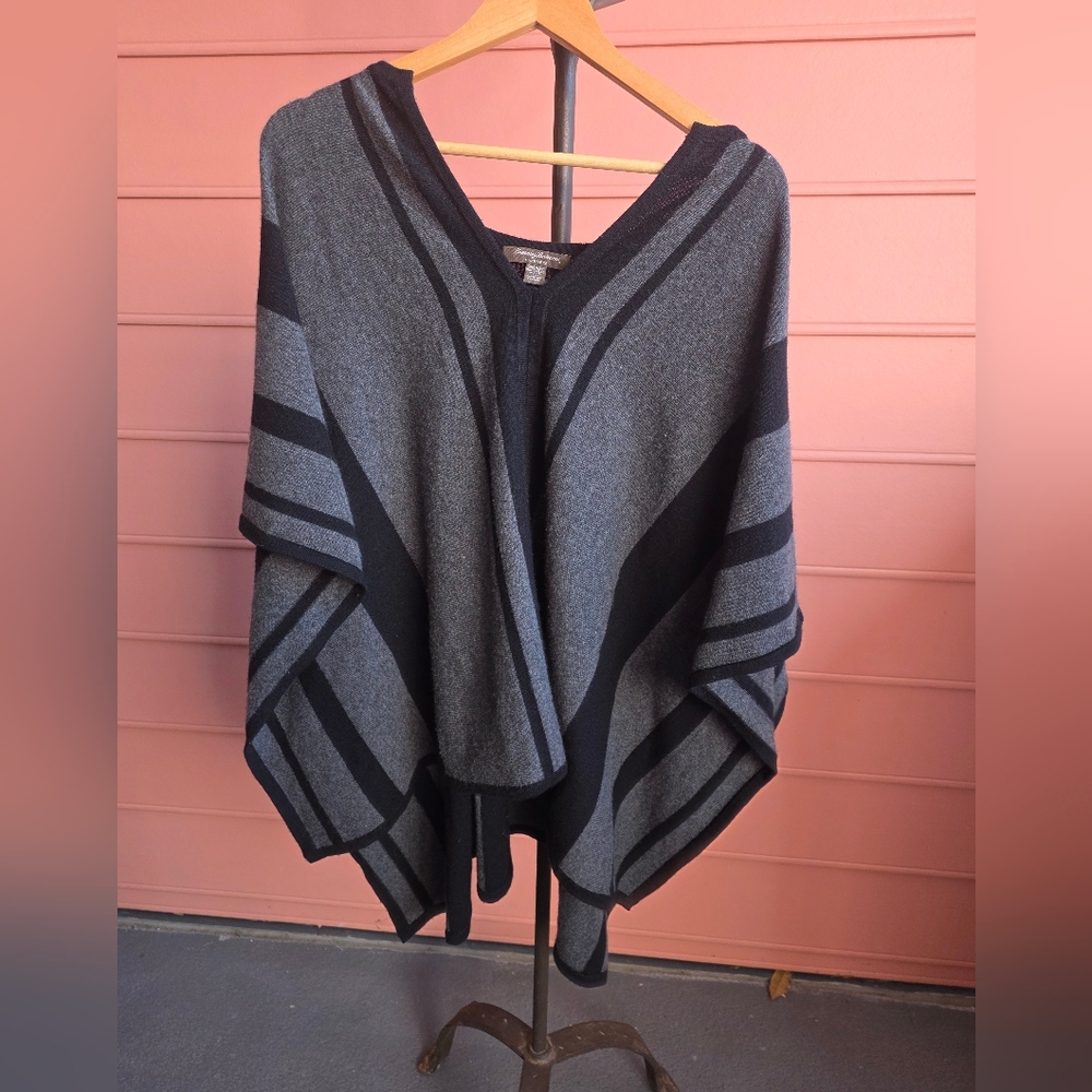 Tommy Bahama Cashmere Poncho Black And Grey Stripe - Picture 6 of 8